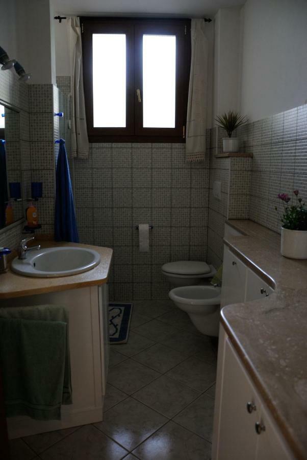 Tra Mare E Monti Daire Santa Giusta Dış mekan fotoğraf