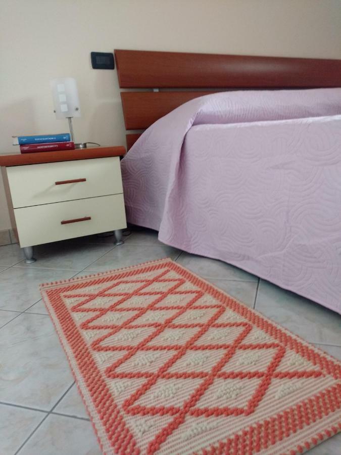 Tra Mare E Monti Daire Santa Giusta Dış mekan fotoğraf